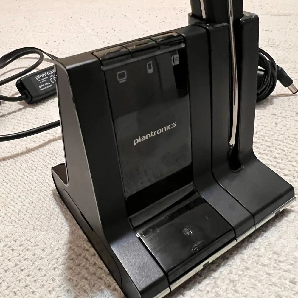 GREAT DEAL!! ONLY $125! - Laptop & Computer Accessories Bundle (READ BIO)